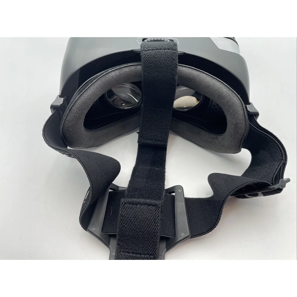 Homido V2 Virtual Reality Headset for Smartphone With Case & Manuals